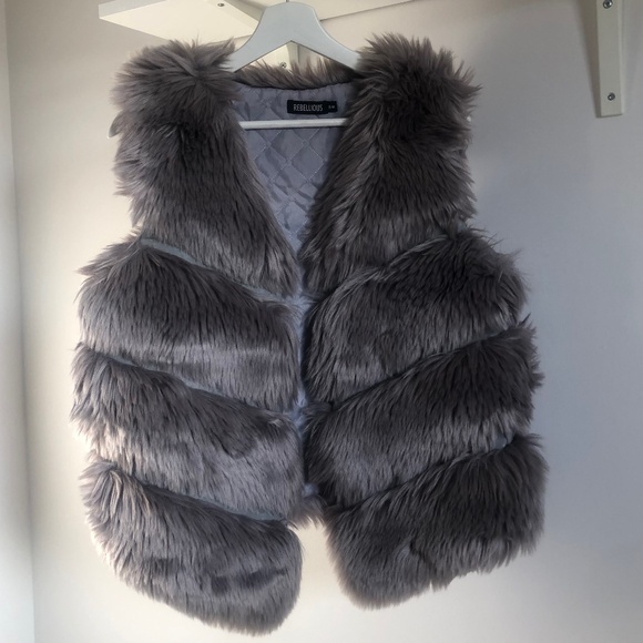Rebellious Fashion faux fur gilet in grey - Picture 1 of 4